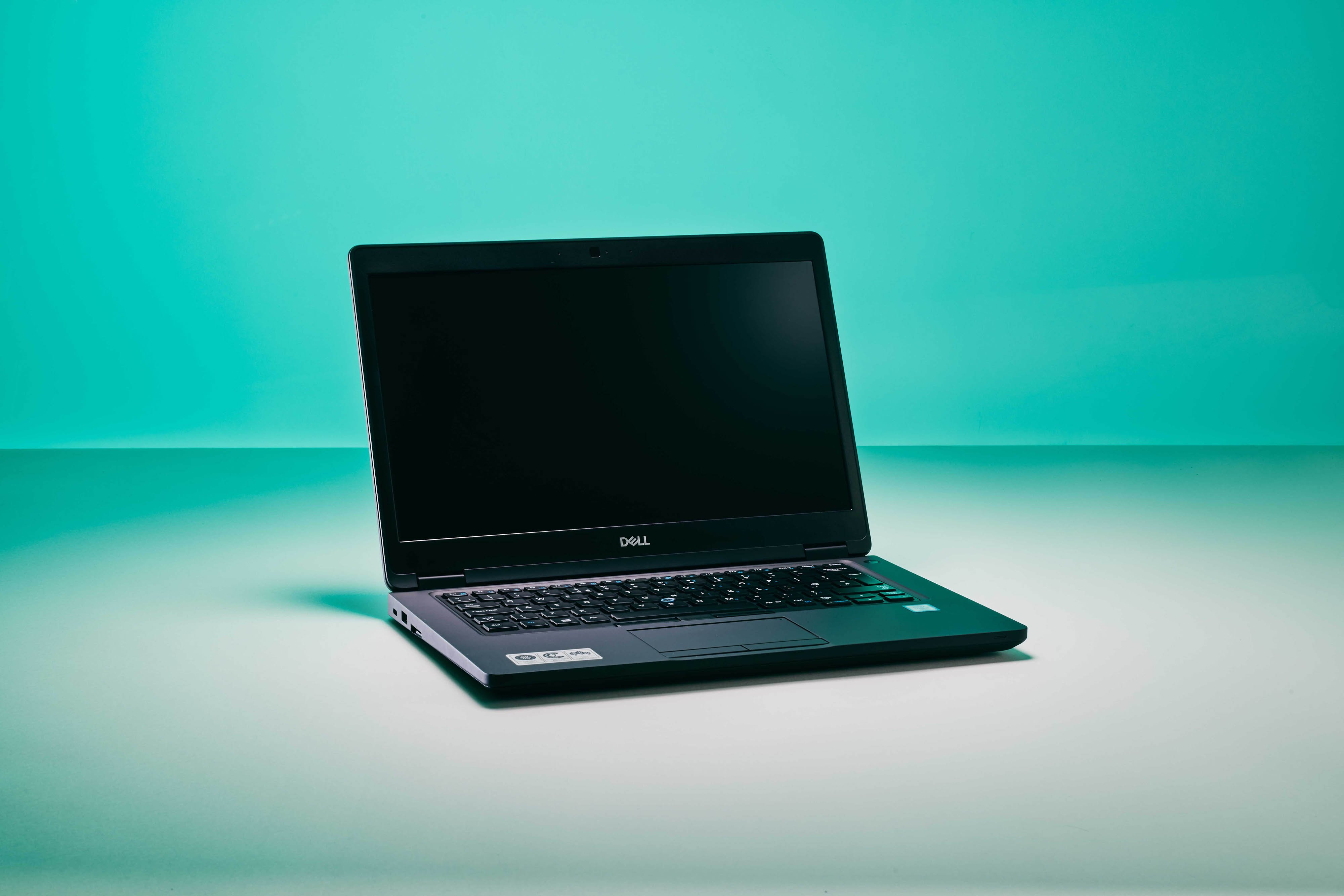 teal_wide_front_dell_e5490
